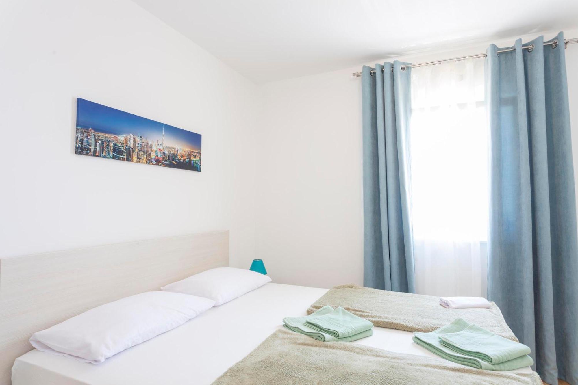 Apartments Dora Makarska Bagian luar foto