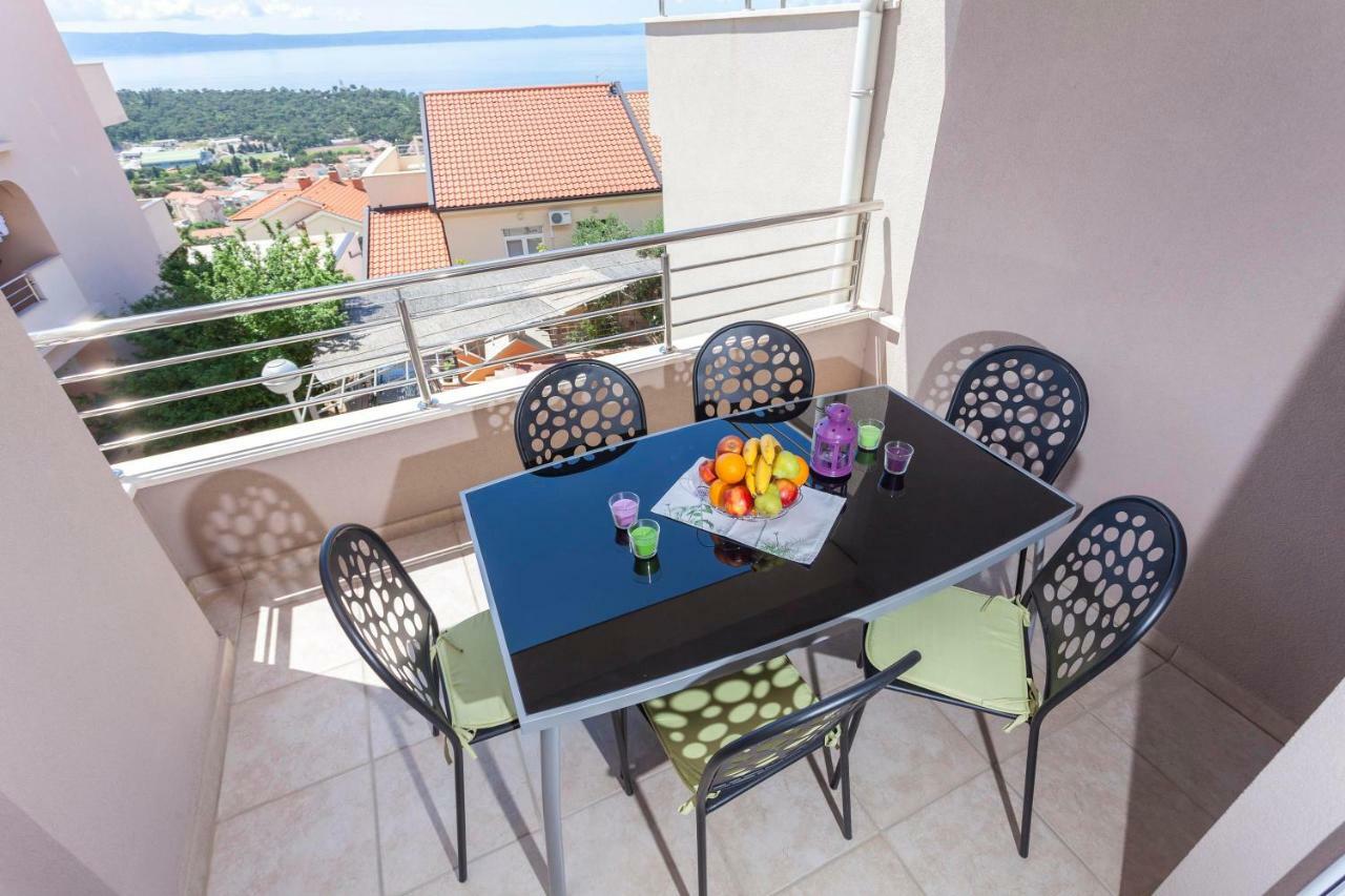 Apartments Dora Makarska Bagian luar foto