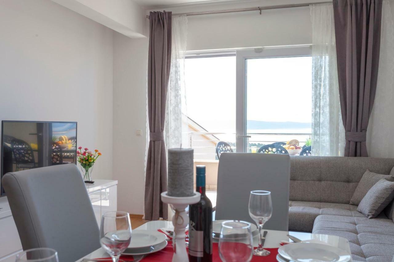 Apartments Dora Makarska Bagian luar foto