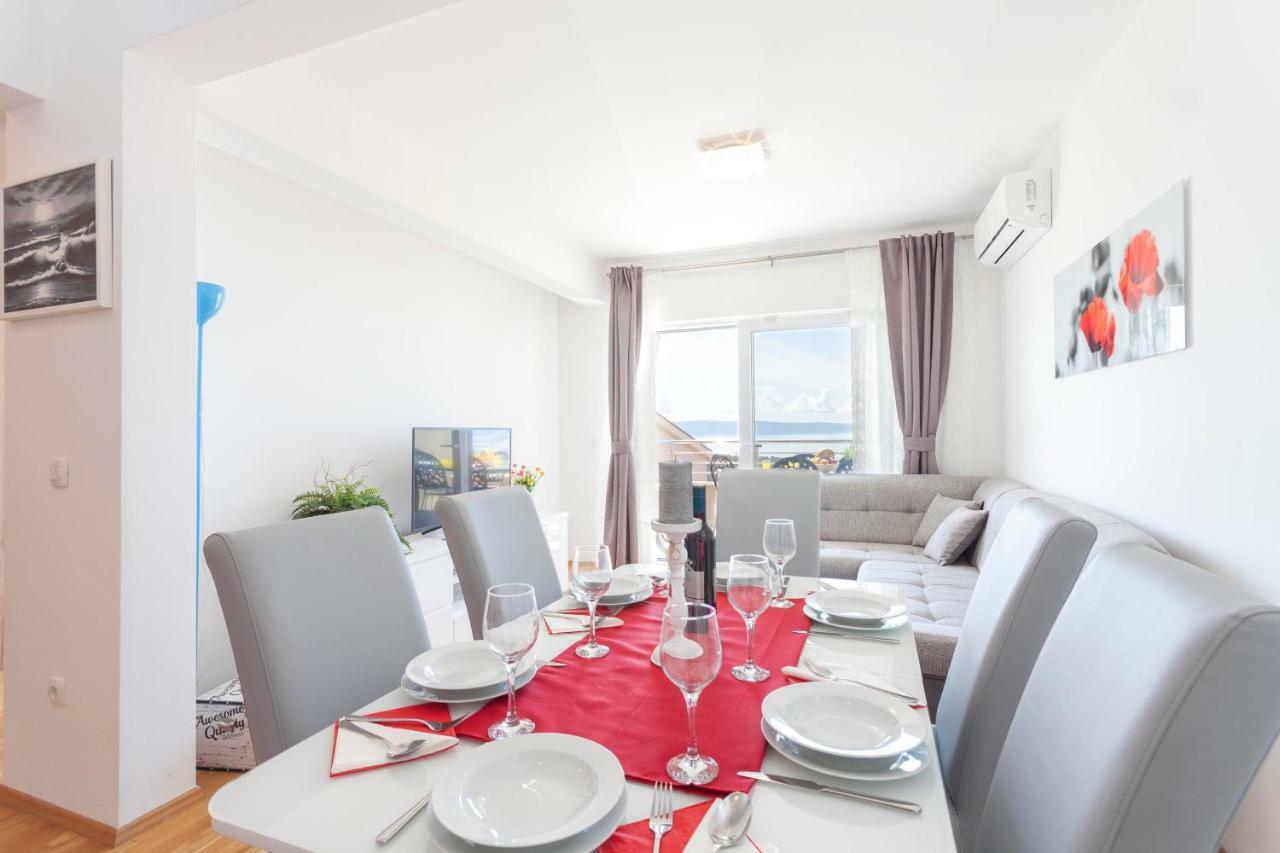 Apartments Dora Makarska Bagian luar foto