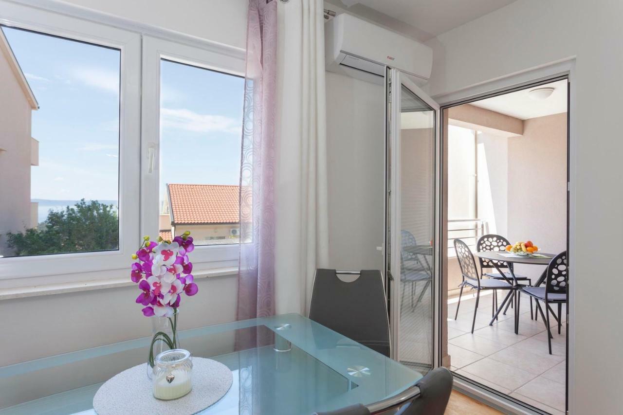 Apartments Dora Makarska Bagian luar foto