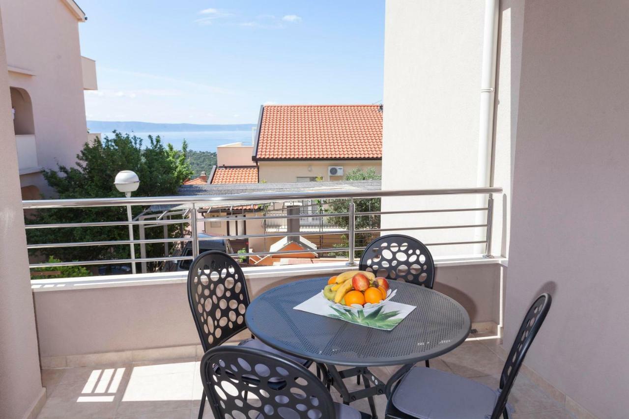 Apartments Dora Makarska Bagian luar foto