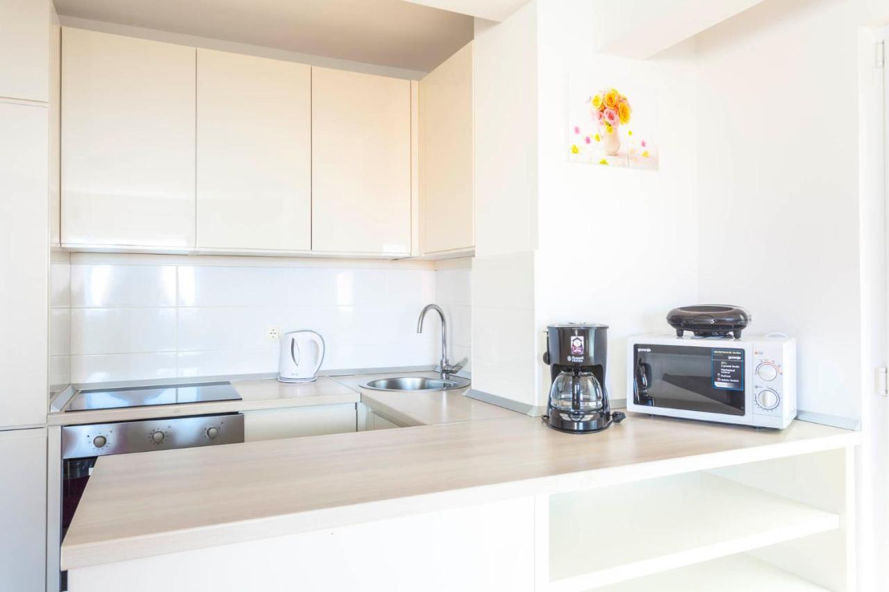 Apartments Dora Makarska Bagian luar foto