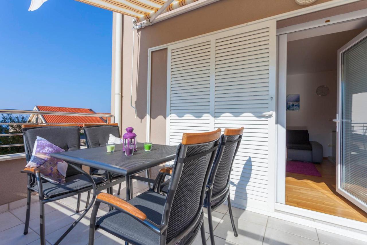 Apartments Dora Makarska Bagian luar foto