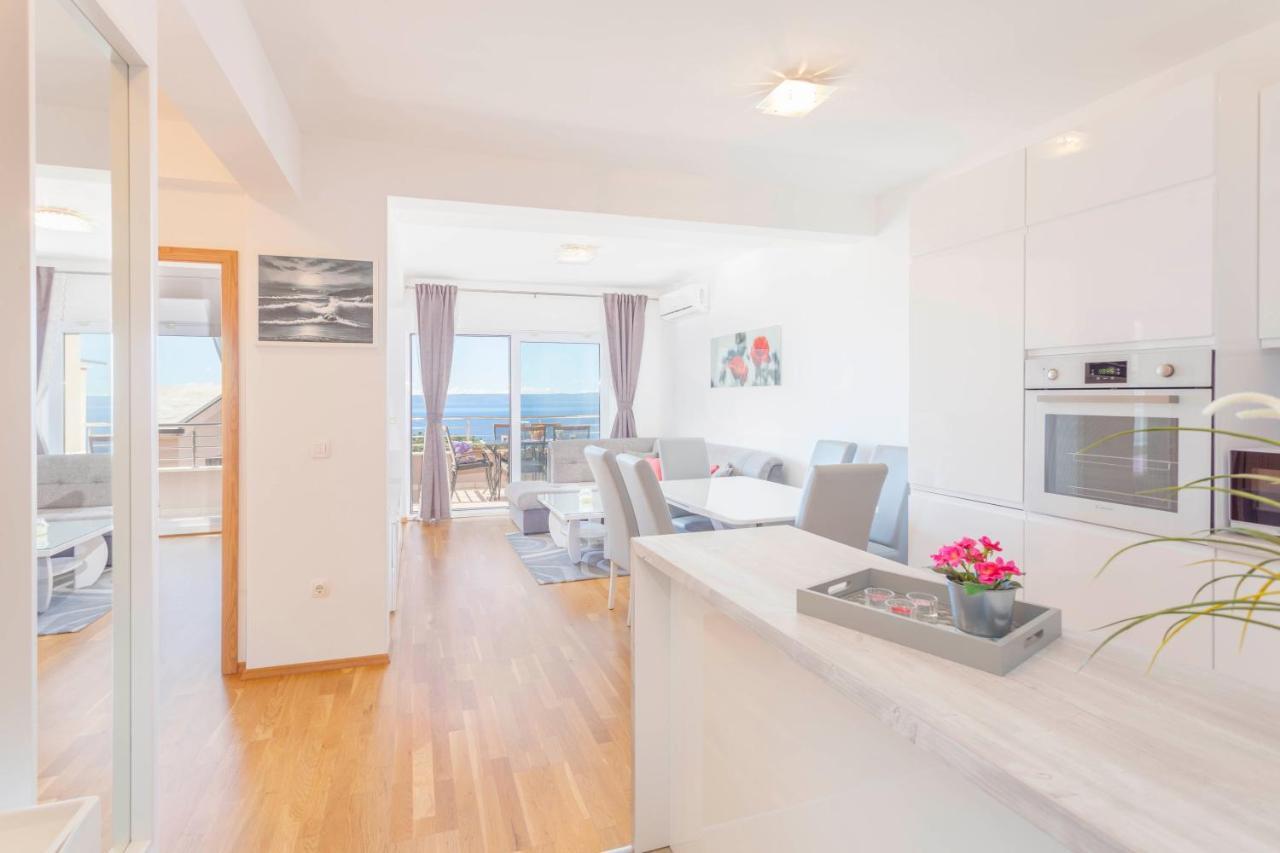 Apartments Dora Makarska Bagian luar foto